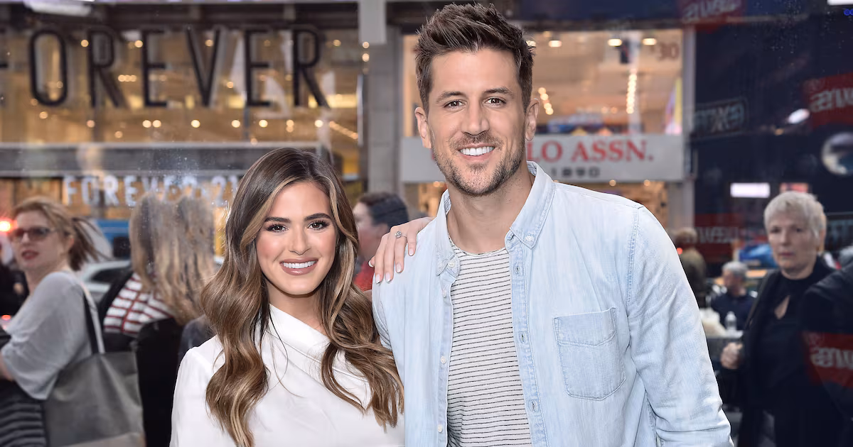 Featured image for JoJo Fletcher Announces Pregnancy and Shares Baby Joy
