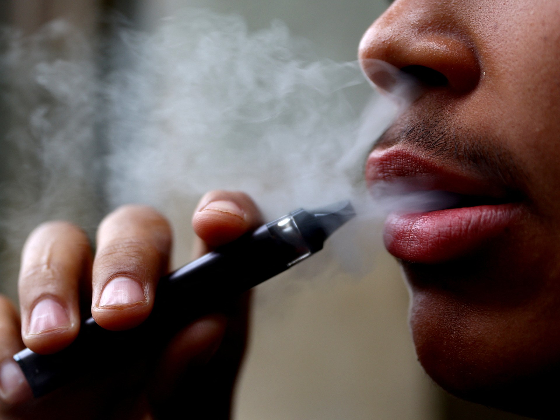 Australia Implements Strict Ban on Disposable Vape Imports to Combat Addiction Among Children