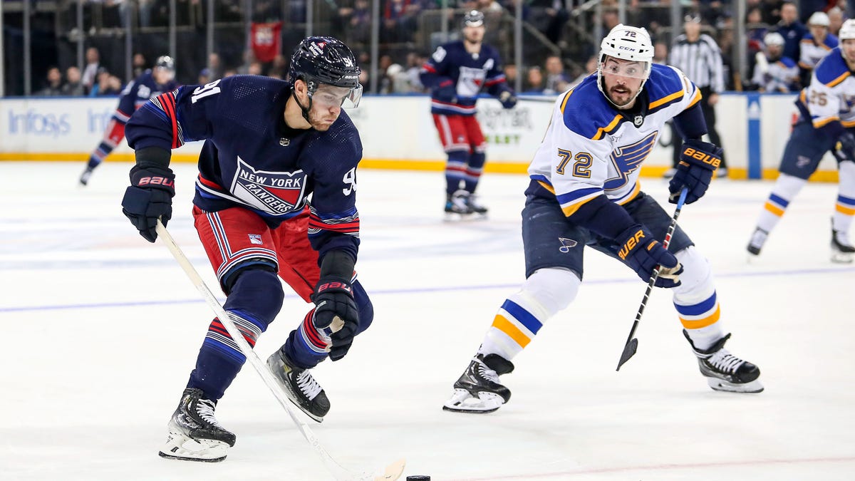 "Rangers' Shesterkin Secures Shutout Win Against Blues"