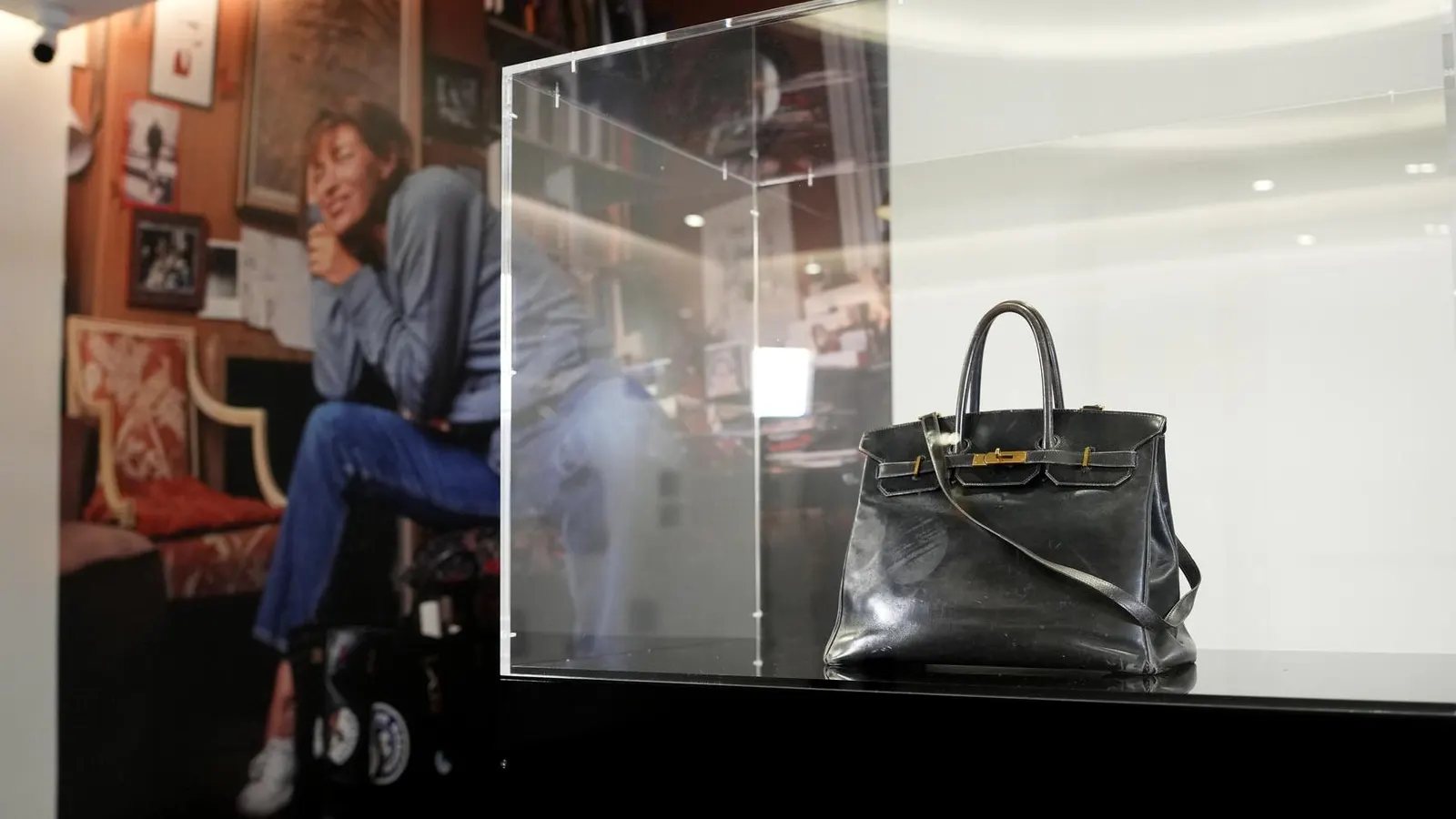 Featured image for Hermès Birkin Bag's Auction Sparks Wildlife Charity Appeal