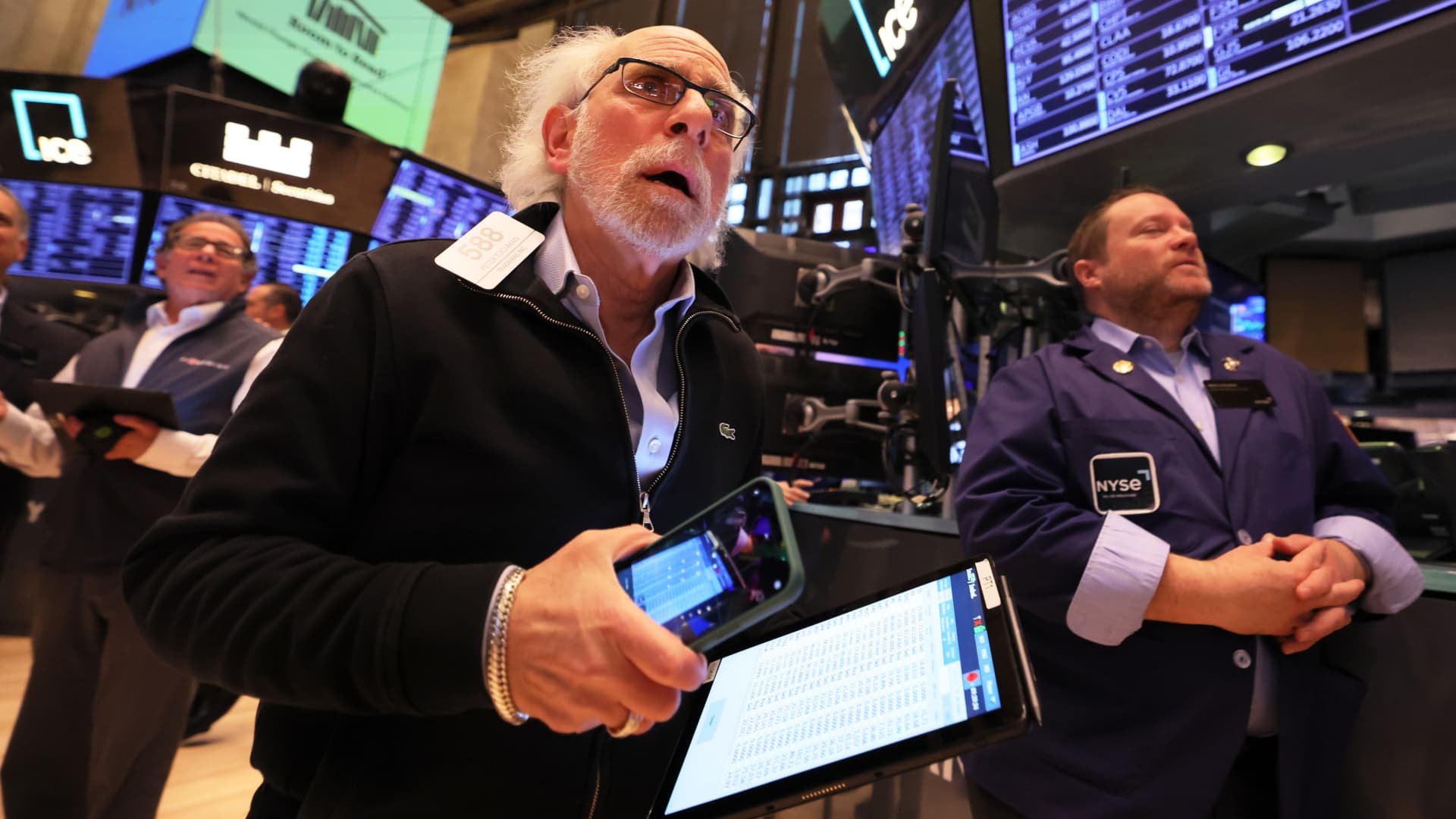 Tech Stocks Drive Stock Market to Record Highs