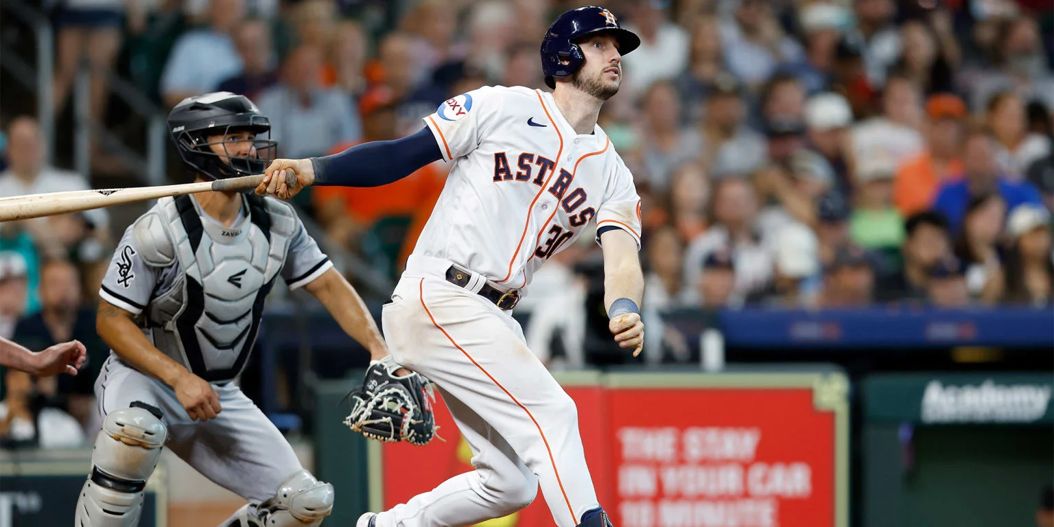 Astros take series lead with gritty win over White Sox.