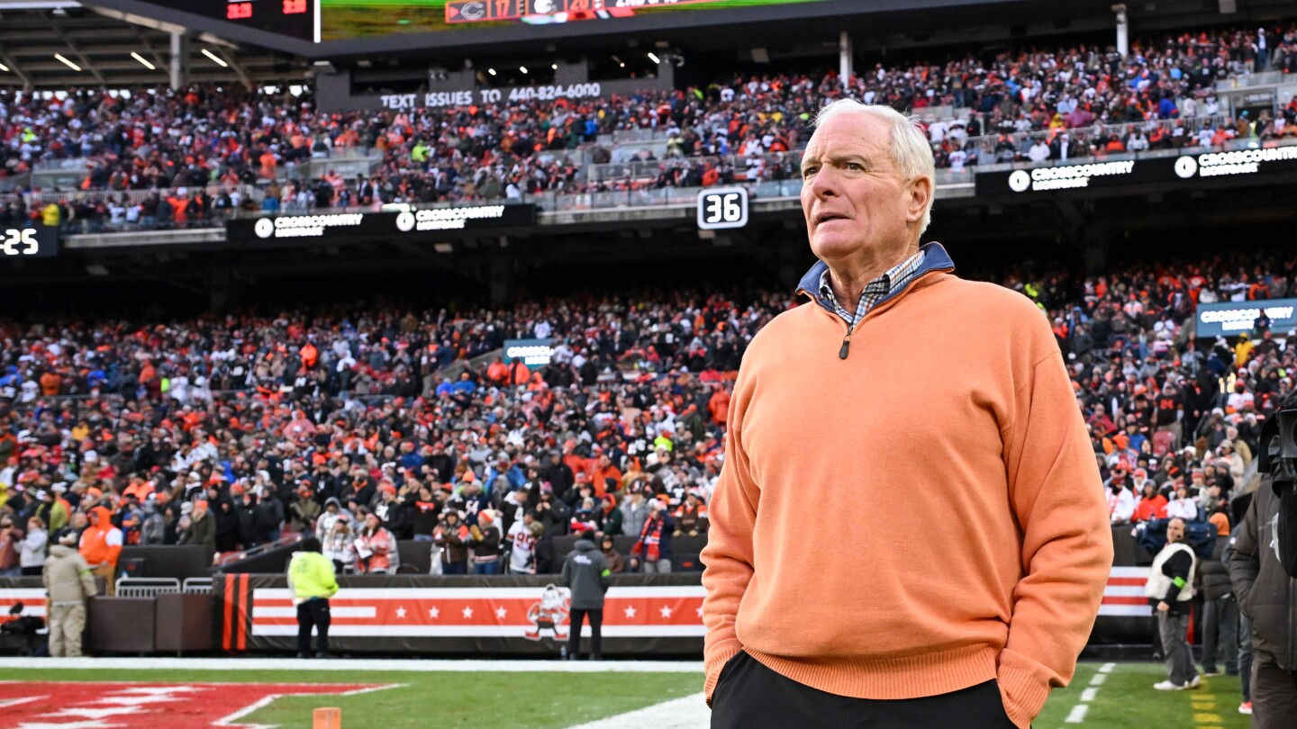 Featured image for "Haslam-Buffett Legal Showdown Trial Called Off for Monday"