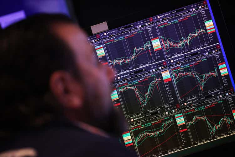 Featured image for SoFi Technologies (NASDAQ:SOFI) Reports Strong Q2 Earnings, Driving Stock Surge