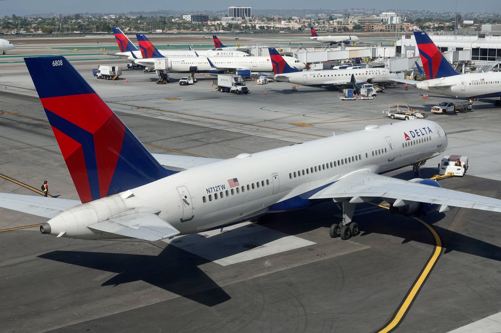 Featured image for Delta Air Lines Expands Flight Offerings for Summer 2024, Including New Routes and Direct Flights