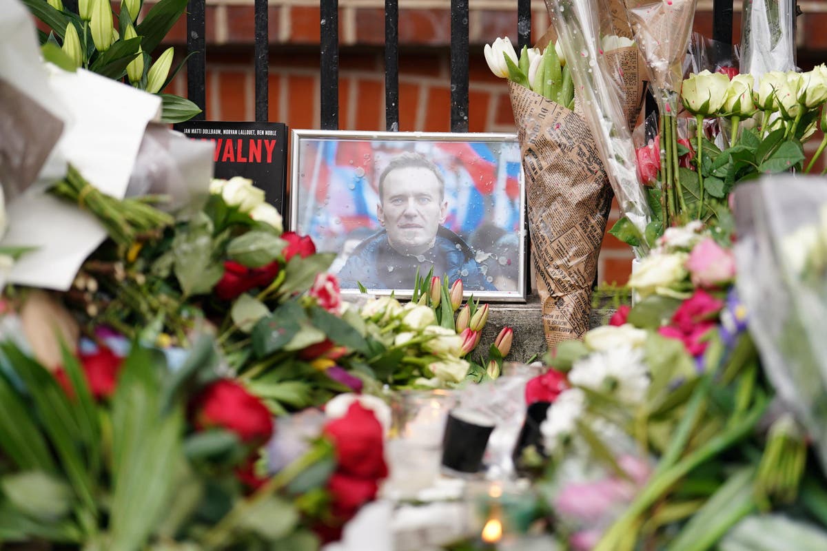 "Russian Authorities Accused of Withholding Navalny's Body, Putin Deemed Untouchable"