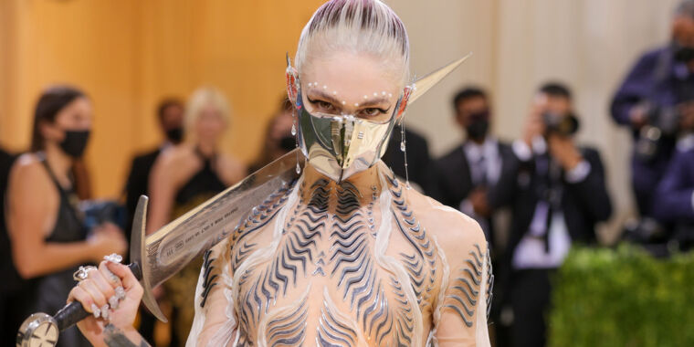 Featured image for Grimes opens up her voice for AI-generated music collaboration.