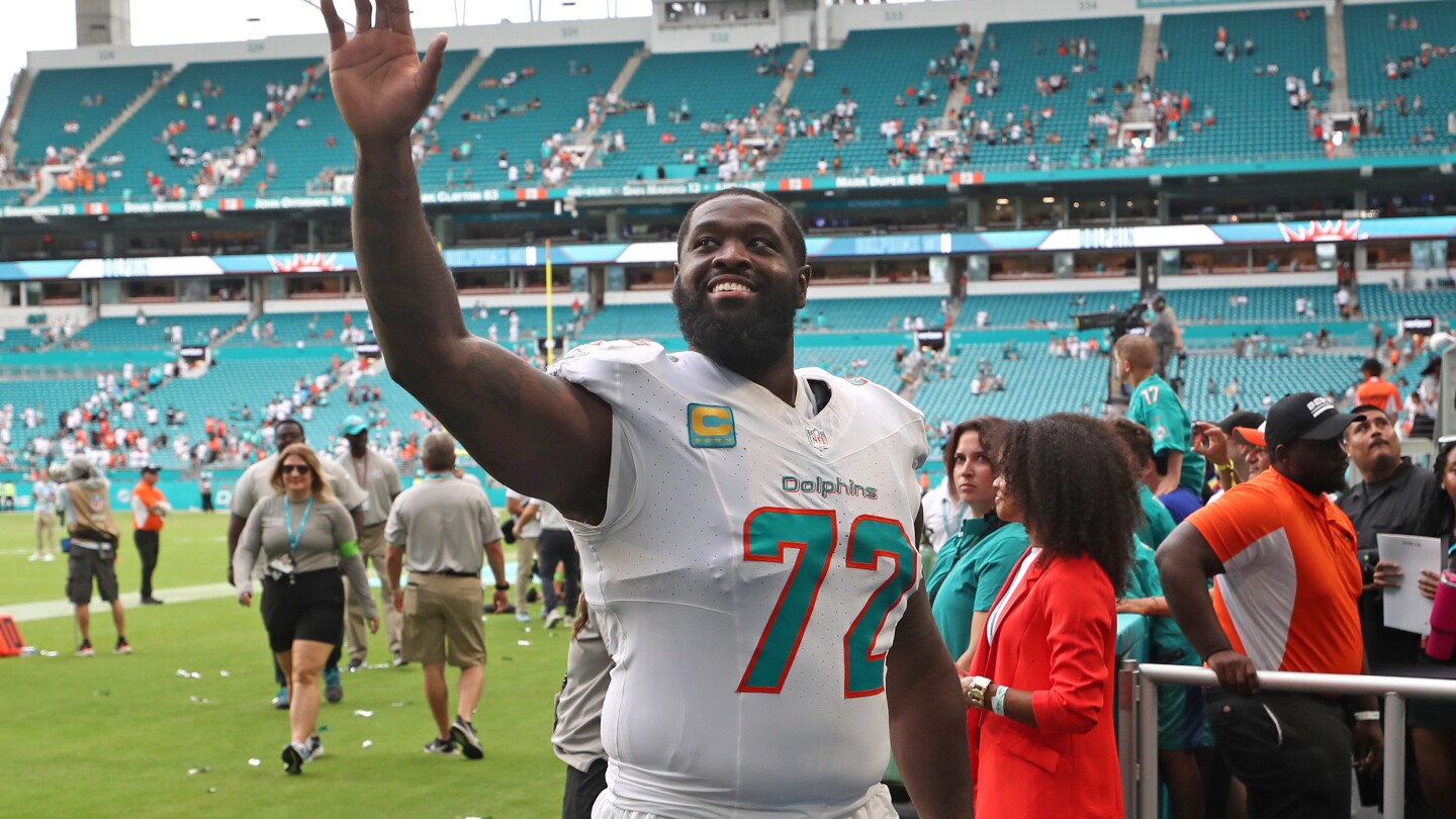Dolphins officially retire Terron Armstead from the NFL