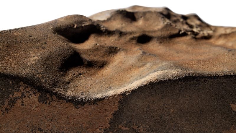 Featured image for Record-Breaking Mars Meteorite Expected to Fetch Up to $4 Million at Auction