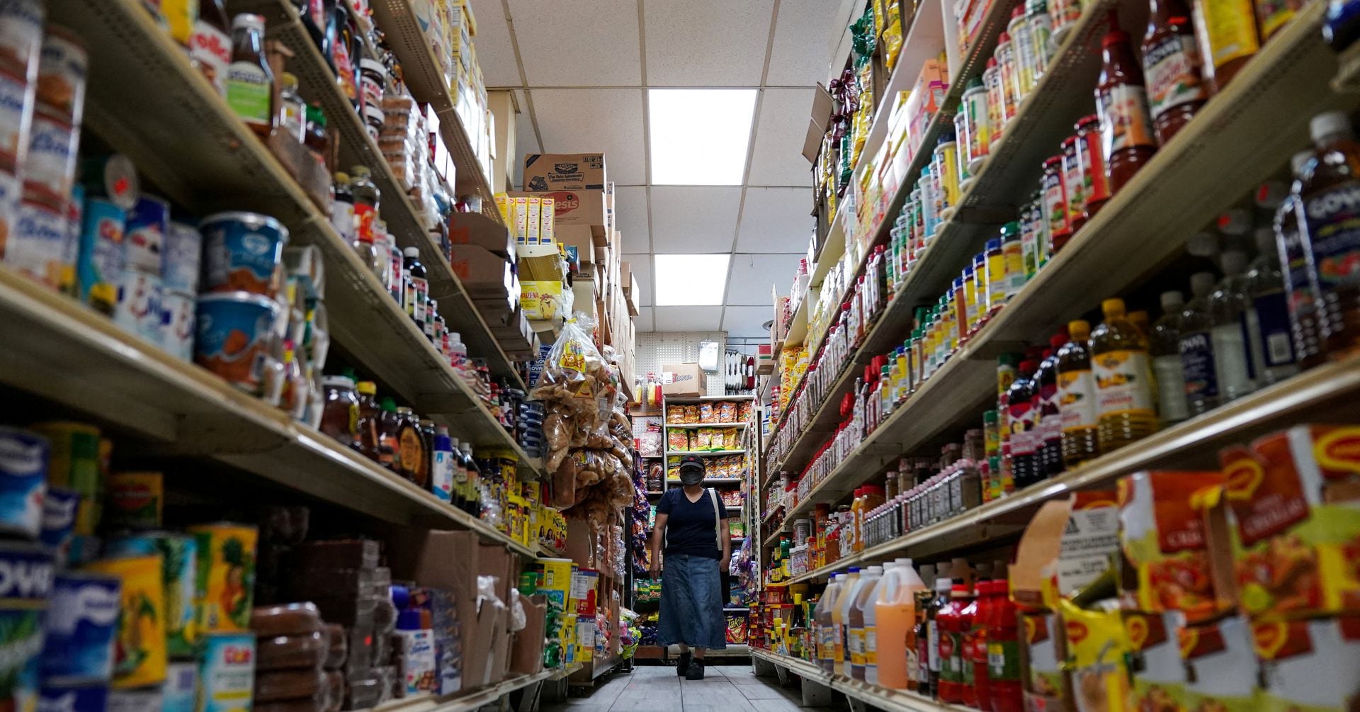 "US Producer Prices Unexpectedly Decline for Third Consecutive Month"