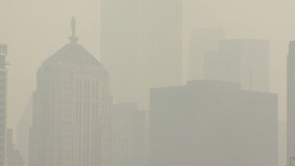 Featured image for Chicago's Air Quality Plunges to Hazardous Levels, Prompting Concerns and Warnings