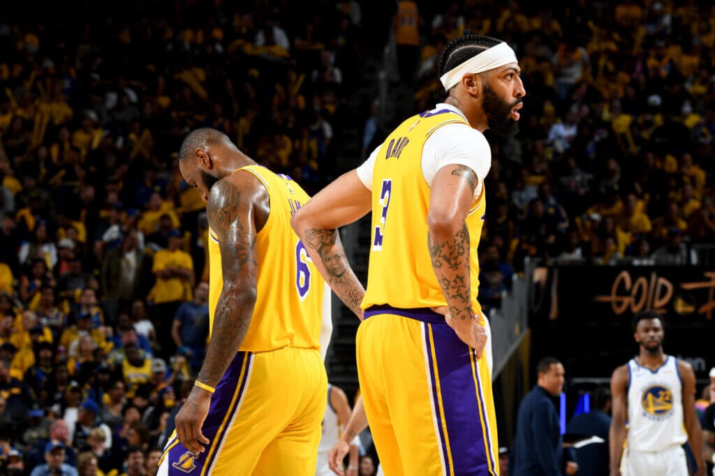 Lakers' playoff hopes hinge on Anthony Davis' injury status.