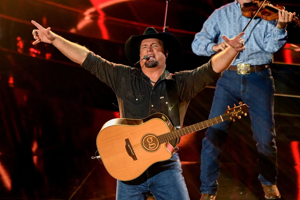 Featured image for Garth Brooks Stands Firm on Selling All Beer Brands at His New Nashville Bar Amid Bud Light Controversy