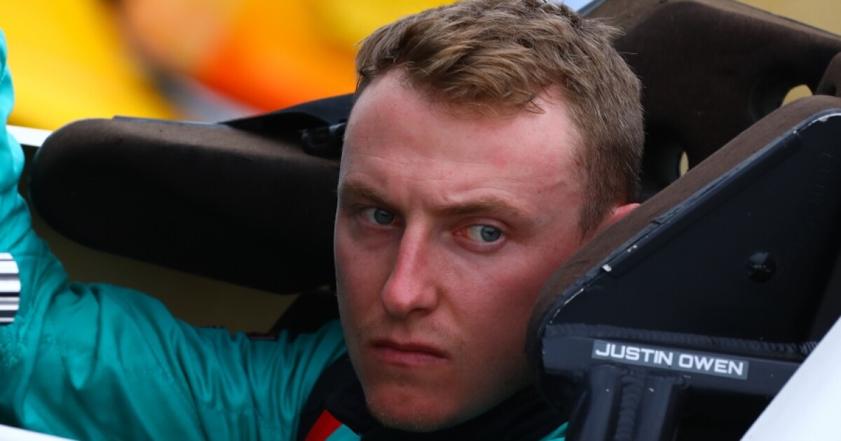 Sprint car driver Justin Owen, 26, dies in Indiana race crash.