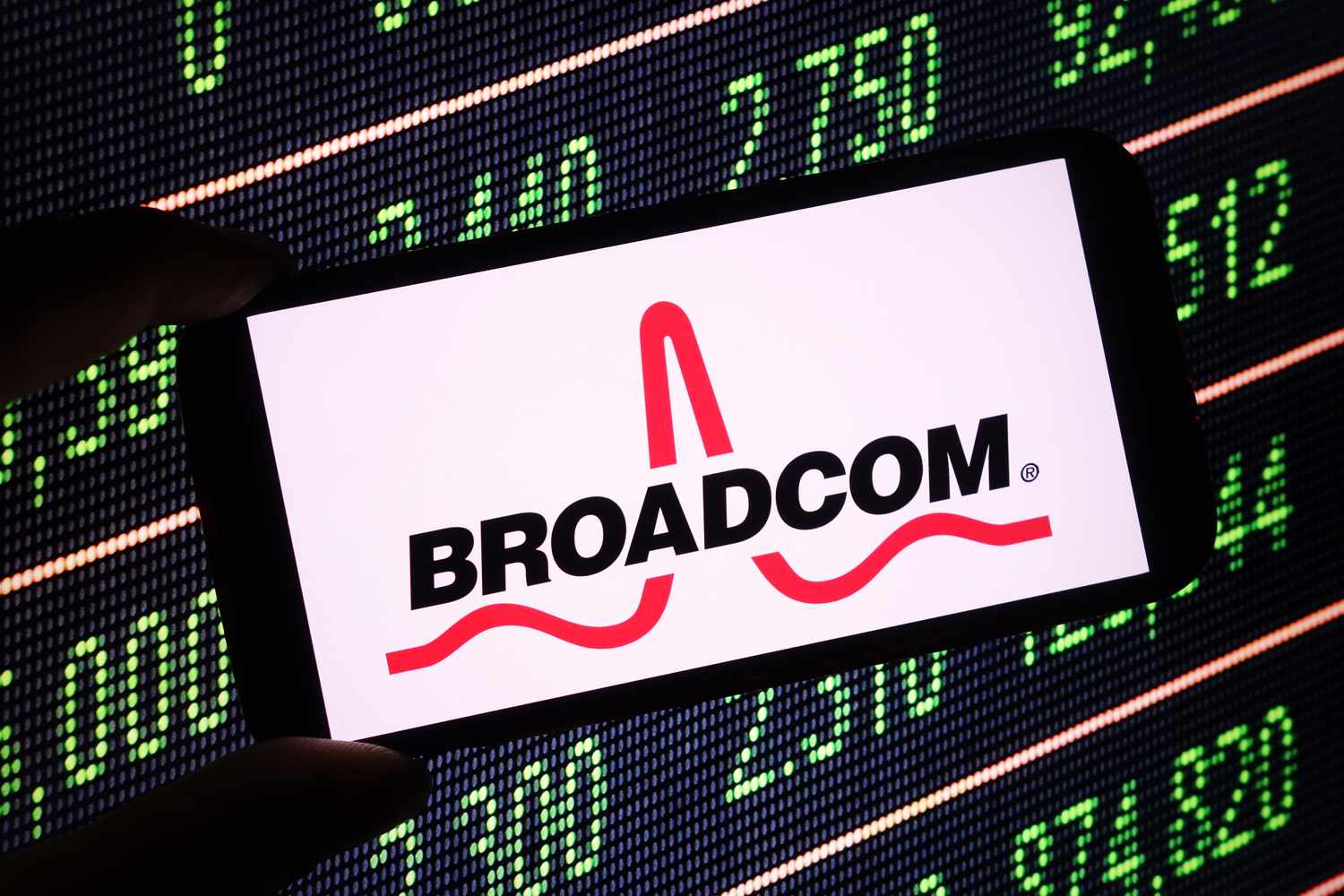 Broadcom's Stock Faces Scrutiny Ahead of Earnings Amid AI Market Shifts