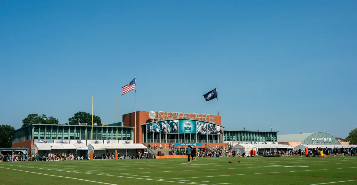 Featured image for Eagles Training Camp Highlights: Key Battles and Fan Excitement