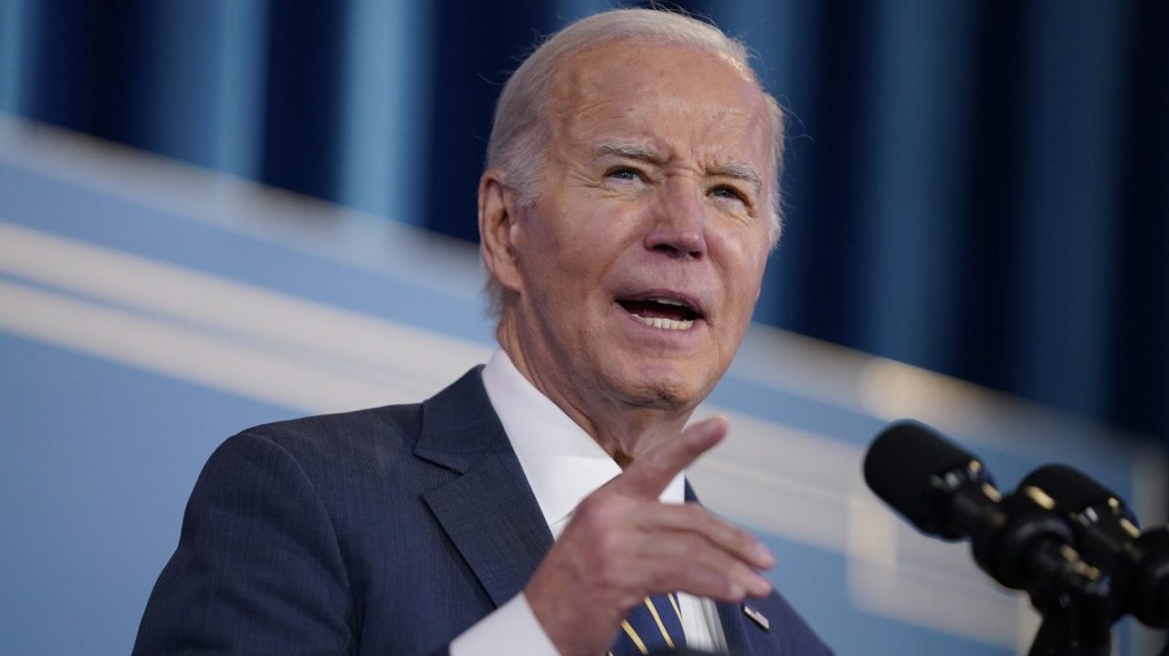 "Biden administration pushes for urgent Ukraine aid amid political obstacles"