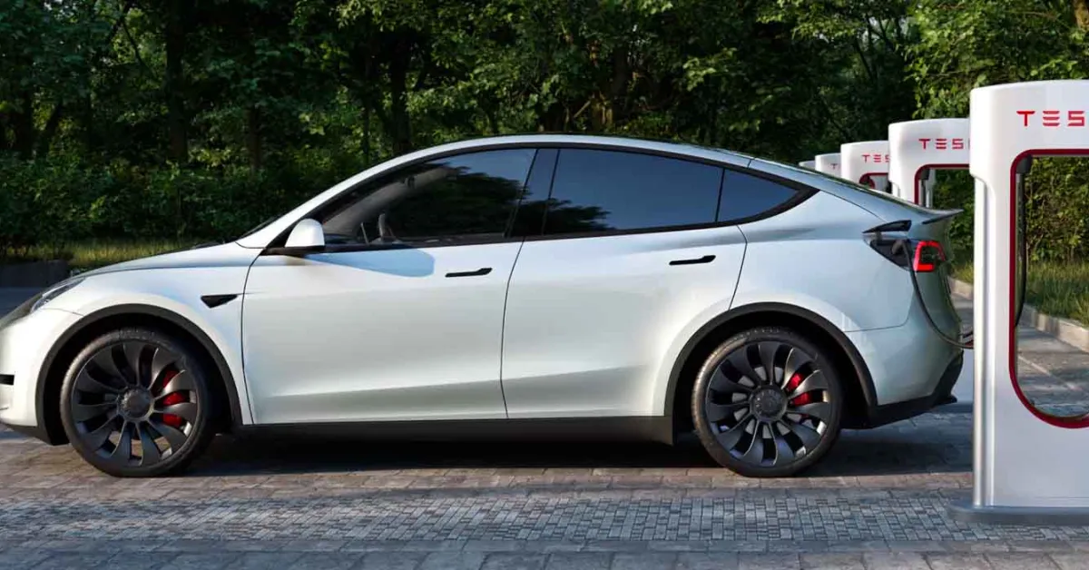 Featured image for France Orders Tesla to Cease Deceptive Business Practices