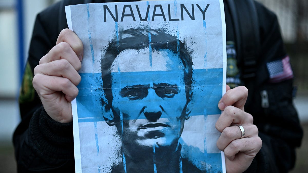 Featured image for "Western Leaders Blame Putin for Alexei Navalny's Prison Death"