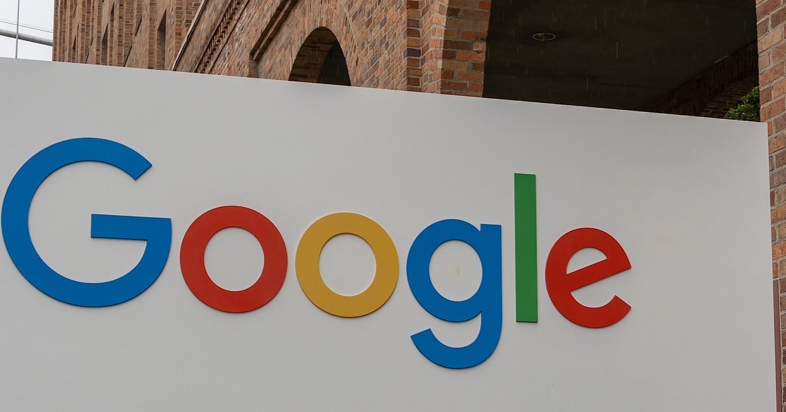 Google's Ad Troubles: Violations, Lies, and Bugs Threaten Billions