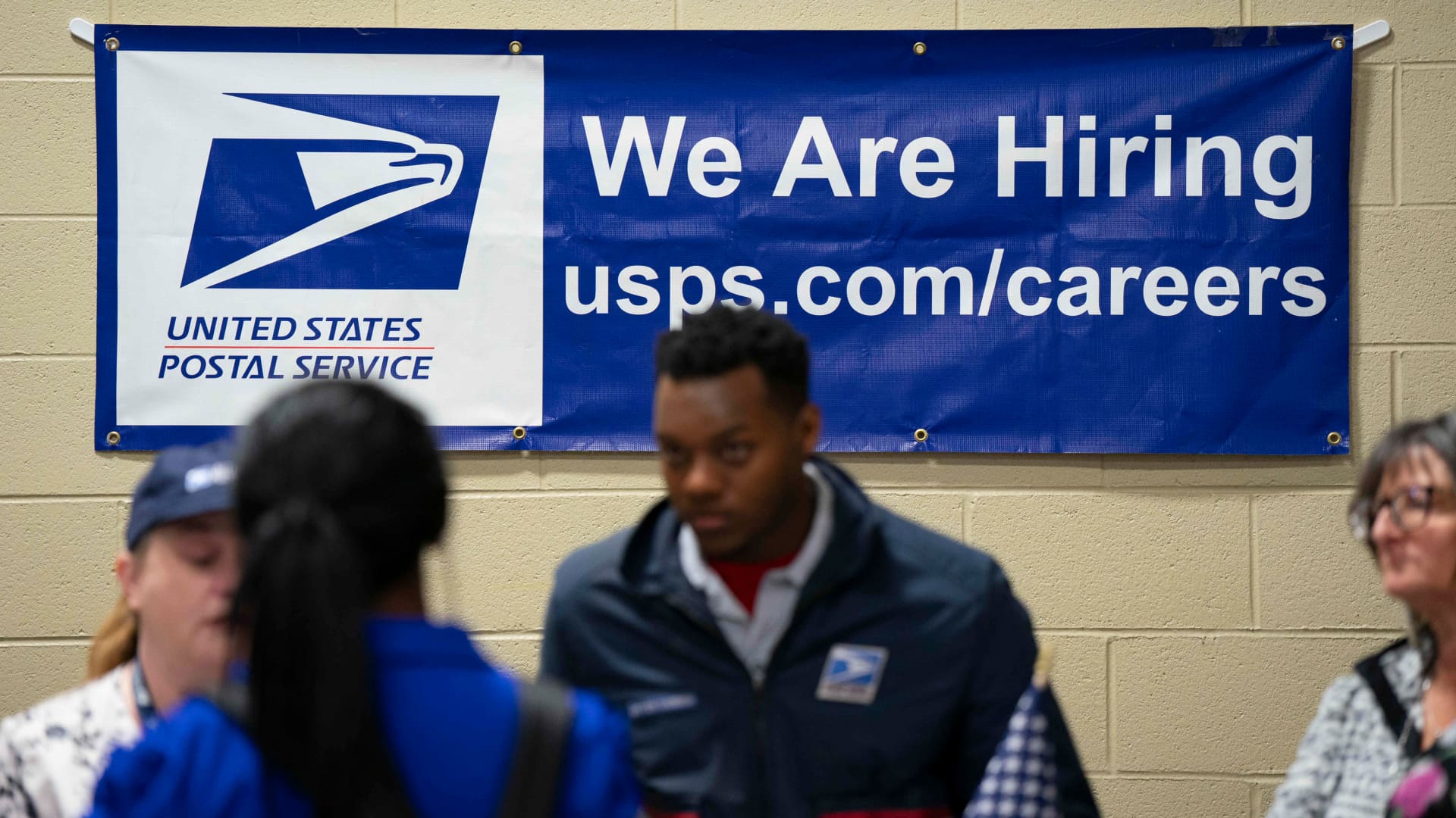 Featured image for US May Jobs Report Shows 139,000 New Jobs and 4.2% Unemployment