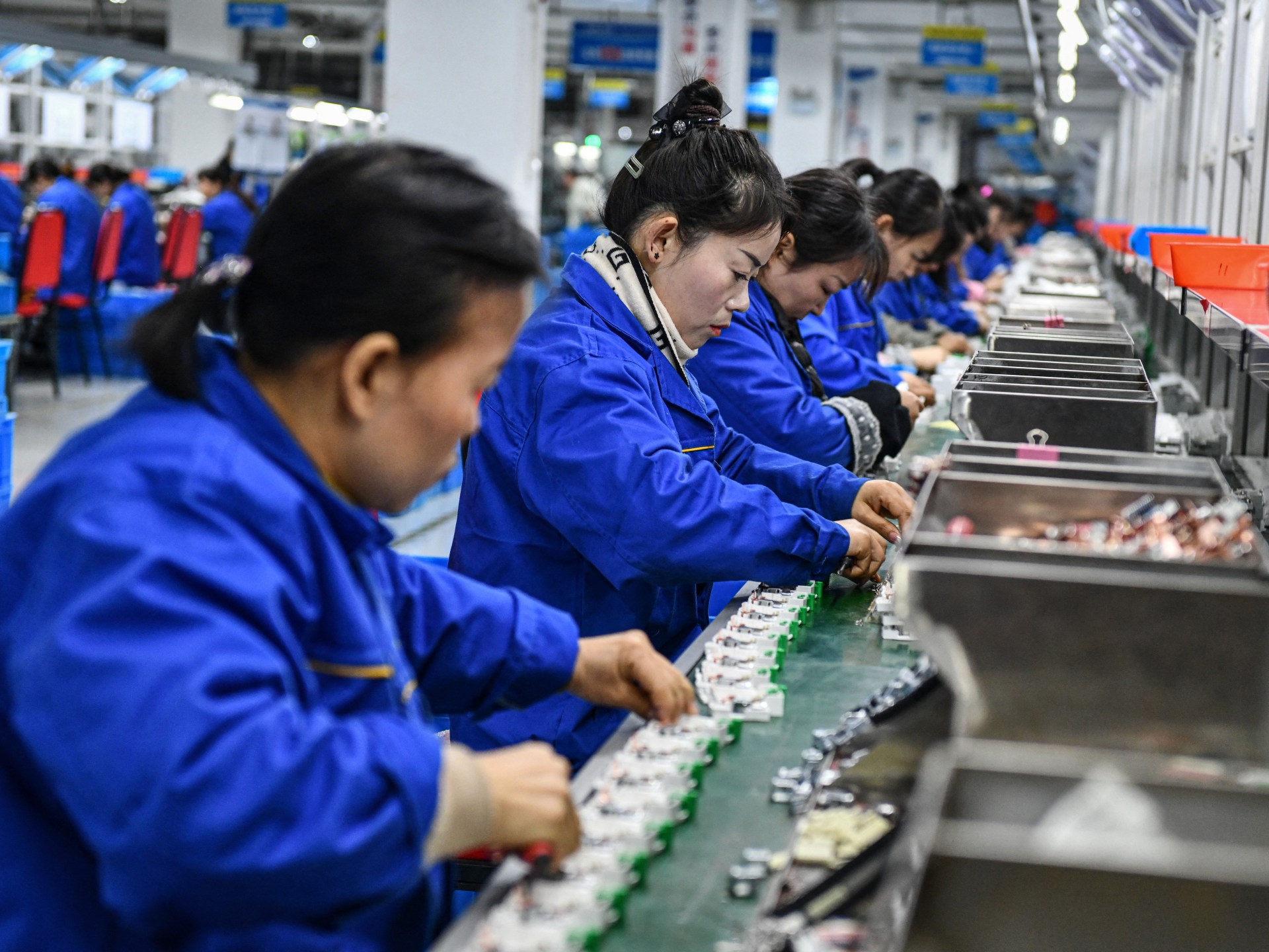 Featured image for China's Economy Faces Decline in 2023 Amid Population Drop