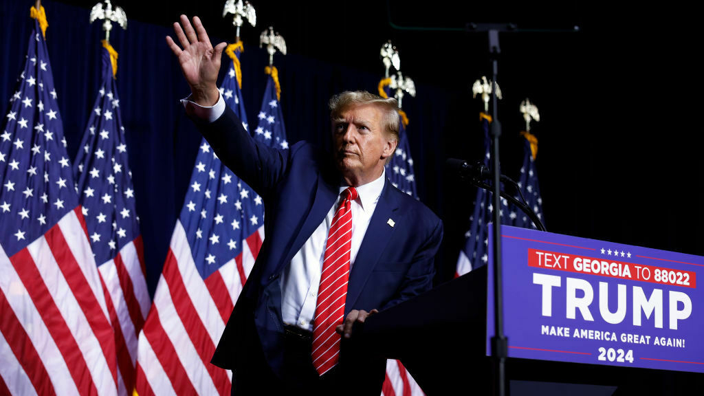 "Manhattan Prosecutors Willing to Delay Trump's Hush Money Trial for Review of New Documents"