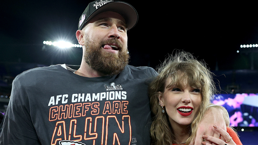 "United Airlines Introduces Taylor Swift '1989' Flights for Super Bowl"