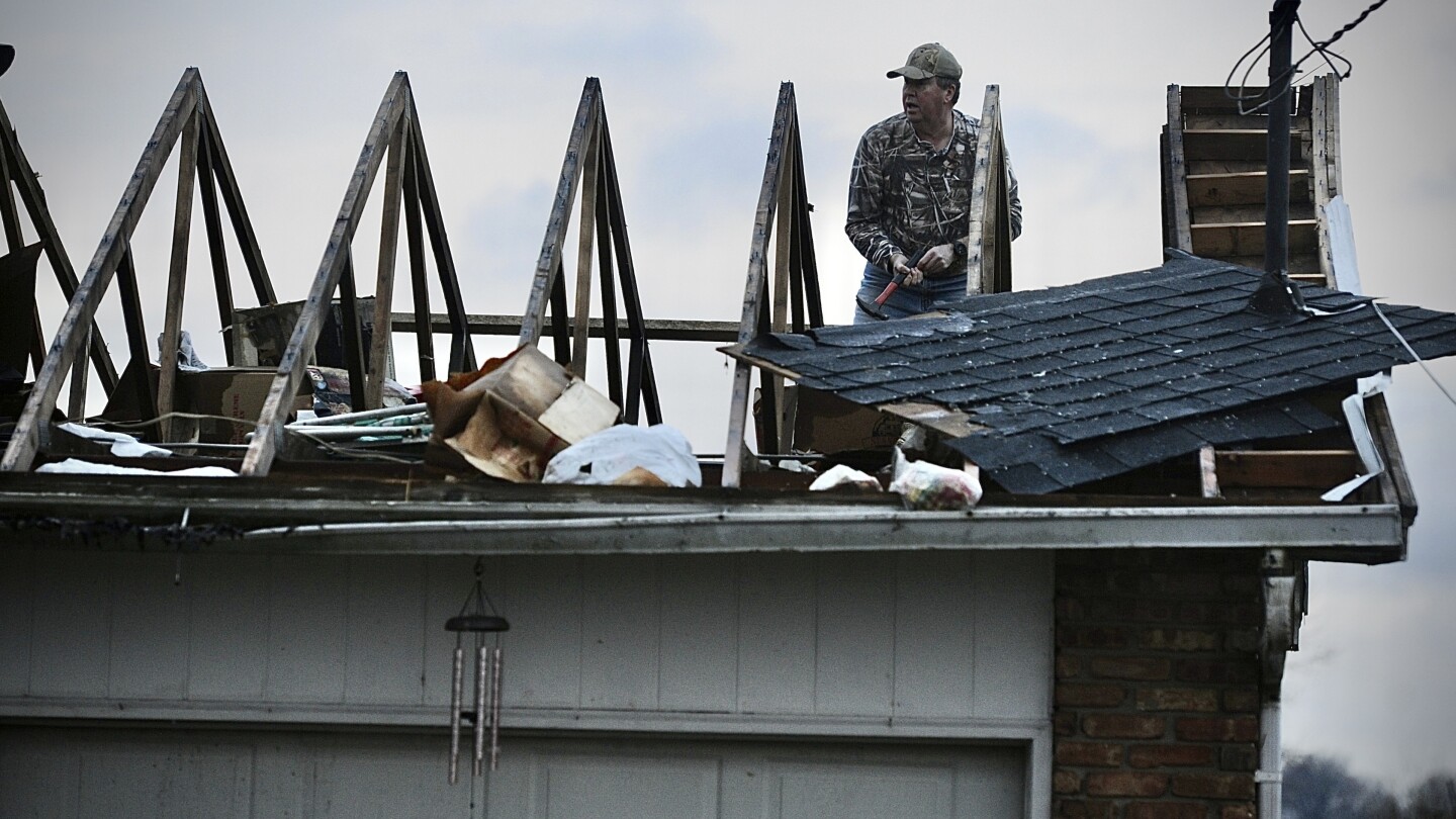 Featured image for Midwest Tornado Outbreak: Severe Weather Strikes Michigan and Ohio