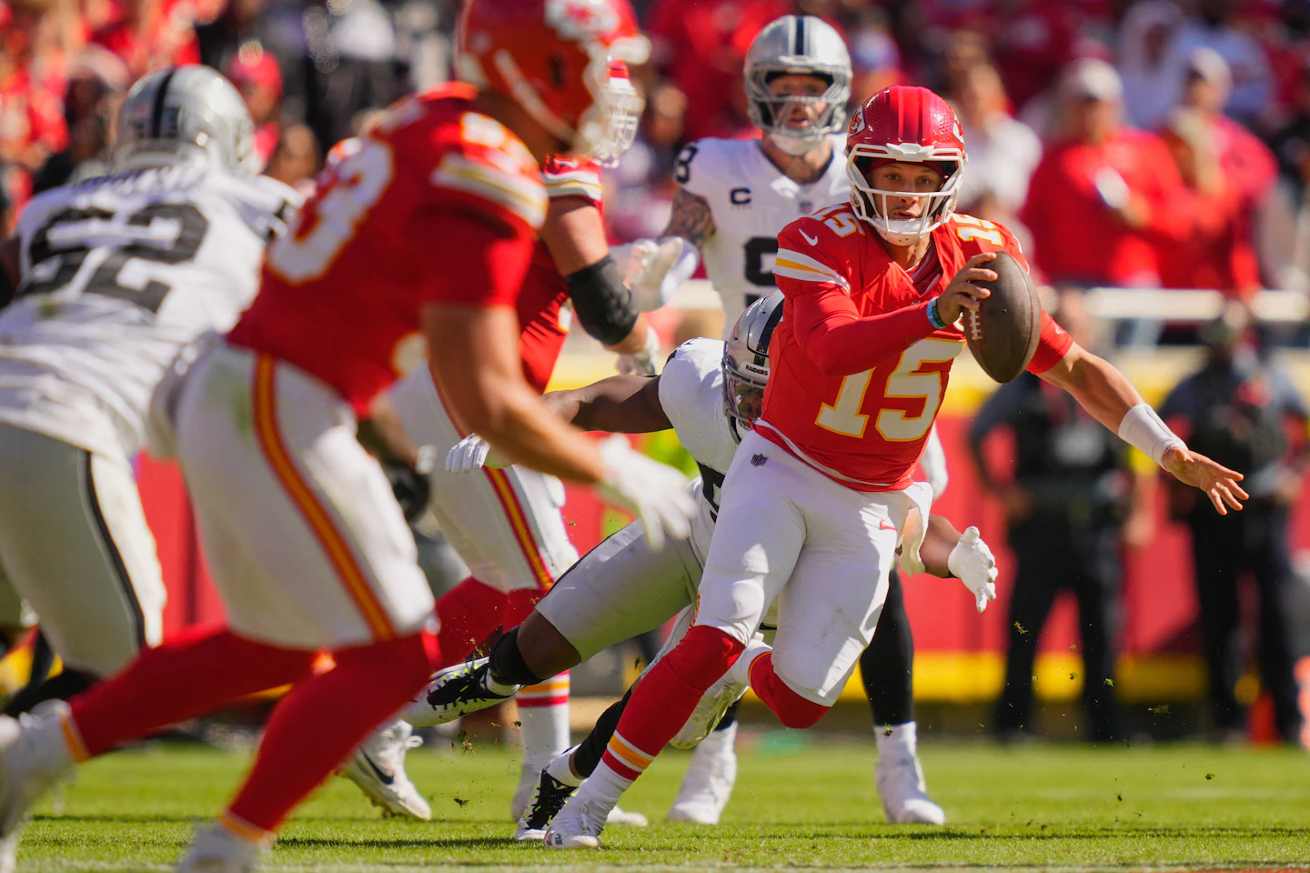 Featured image for NFL Week 7 Highlights: Chiefs Reclaim Glory, Eagles and Chiefs Shine