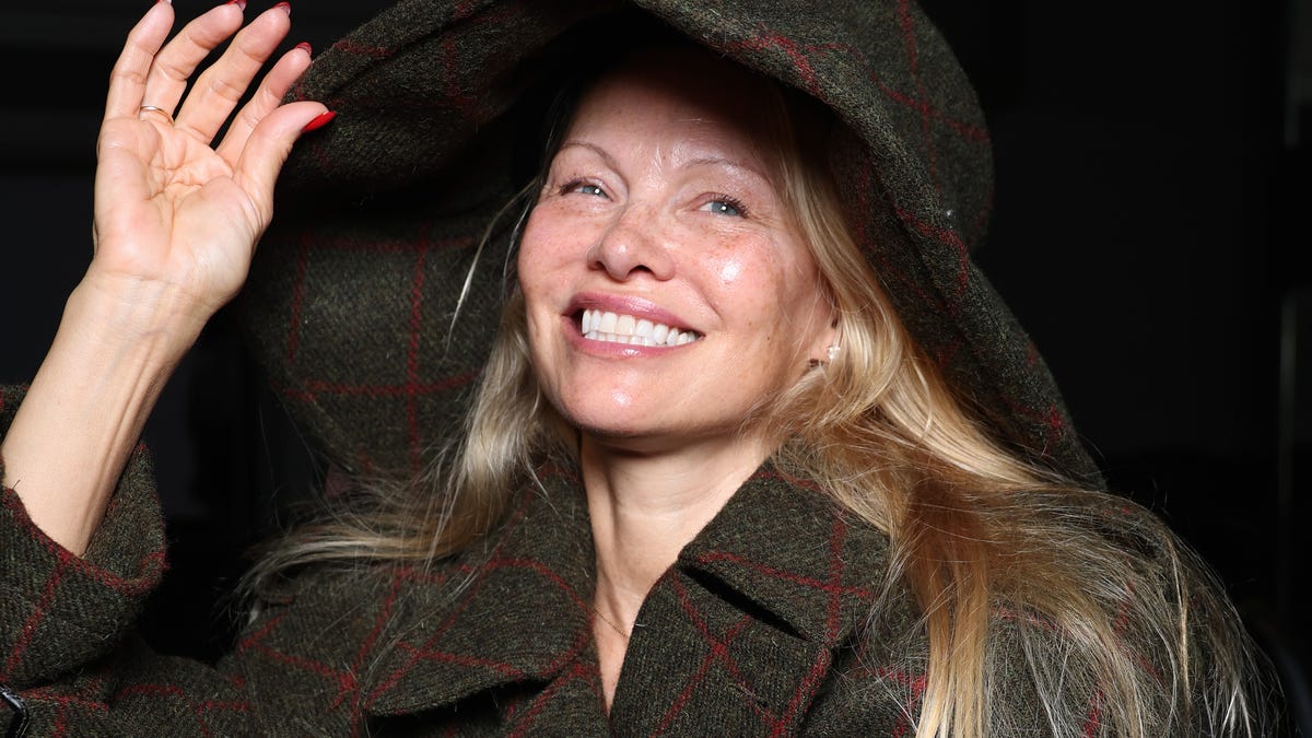 "Pamela Anderson's Makeup-Free Movement: Genuine or Publicity Stunt?"