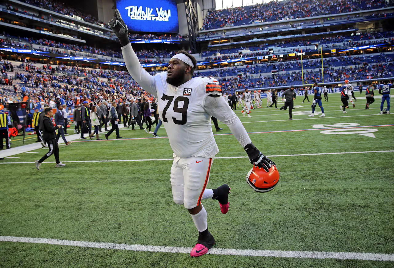 Cleveland Browns WR Dawand Jones ruled out, Amari Cooper cleared for game against Jaguars