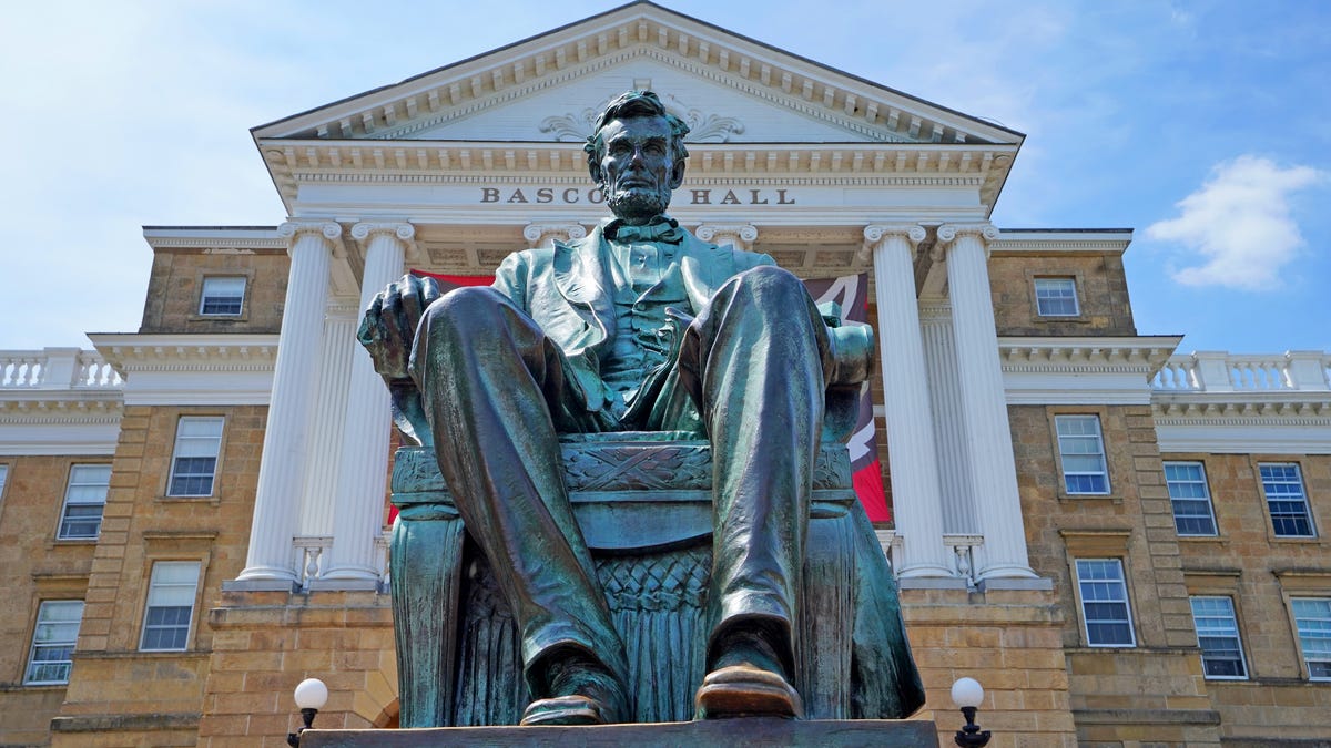 Featured image for "UW-Madison Student's Tuberculosis Diagnosis Prompts Contact Tracing of Potential Cases"