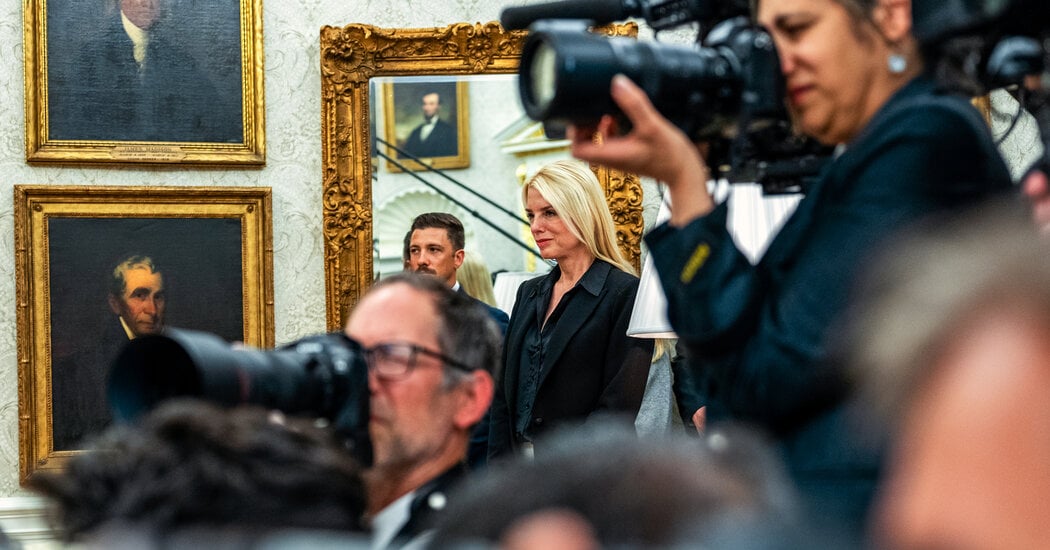 Featured image for US DOJ Launches Grand Jury Investigation into Trump-Russia Allegations