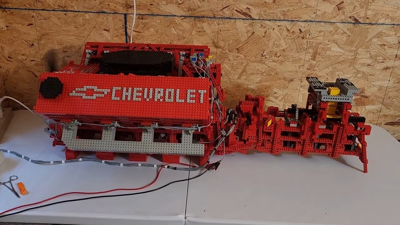 Featured image for Lego Chevy 454 V8 Runs on 8-Bit Hardware.