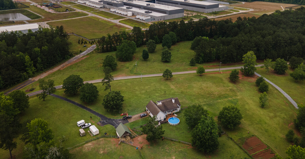 Featured image for Neighbors Protest Water Issues Caused by New Data Center