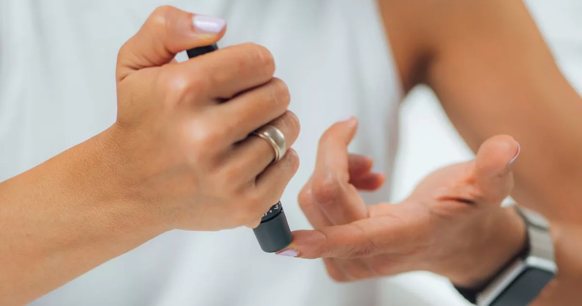 Featured image for Nighttime Superfood: Apple Cider Vinegar's Health Benefits Unveiled