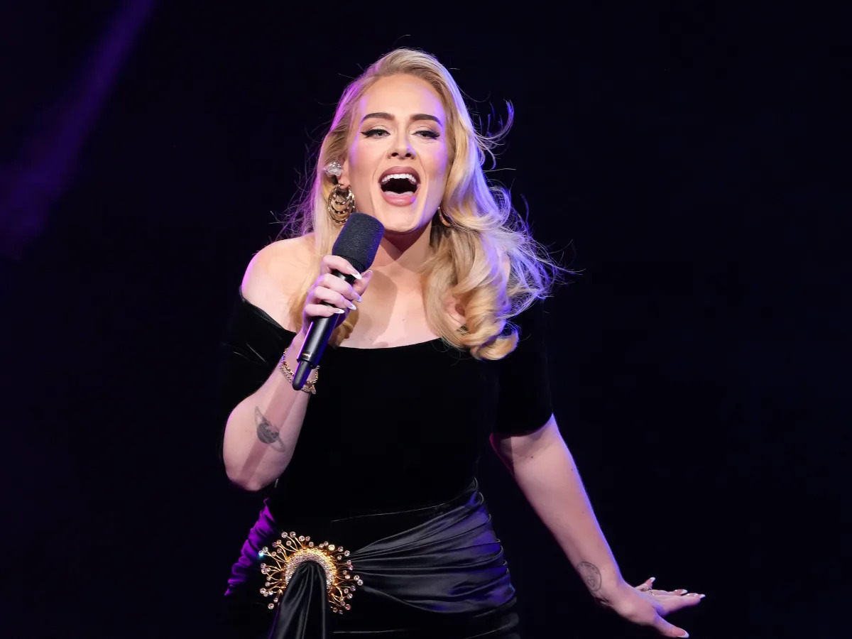 Featured image for Adele's Blunt Warning: "Throw Something at Me, I'll Kill You"