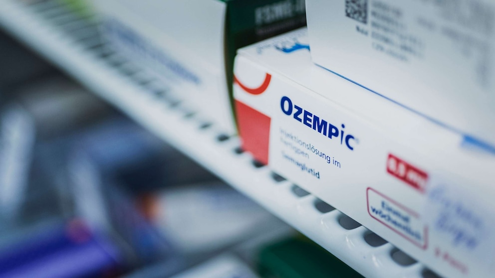 "Weight-loss drug users debate safety of pausing medication for holiday indulgence"