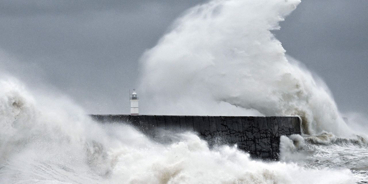 Featured image for The Terrifying Wall of Debt Haunting Bridgewater's Co-CIO