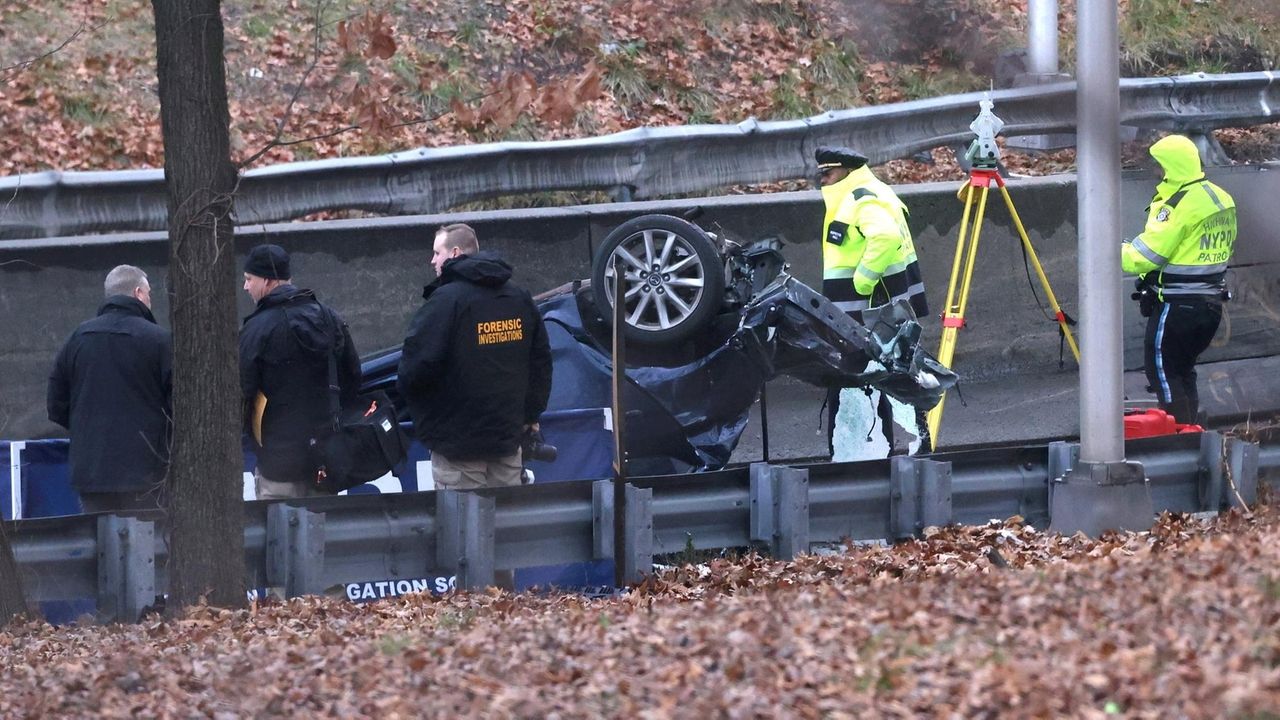Featured image for "New Year's Day Tragedy: Five Fatalities in Queens Cross Island Parkway Collision"