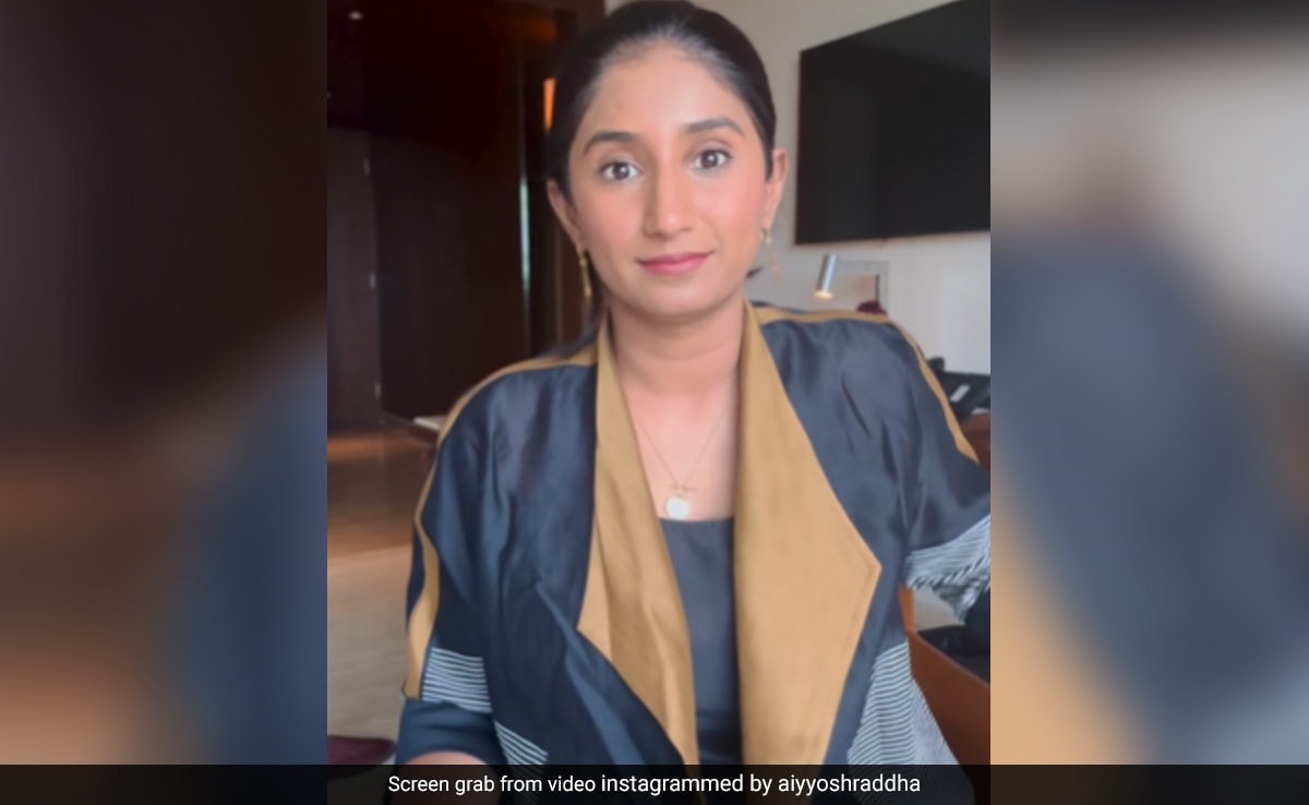 Comedian Aiyoo Shraddha Mocks Performance Reviews in Hilarious Video