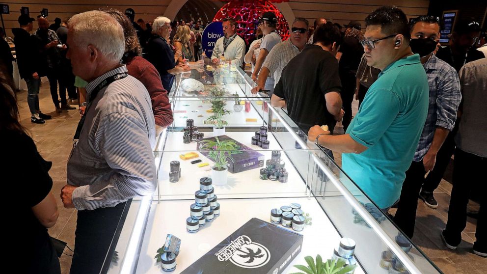 Featured image for California Bill Proposes Cannabis Cafes for Food, Drink, and Pot