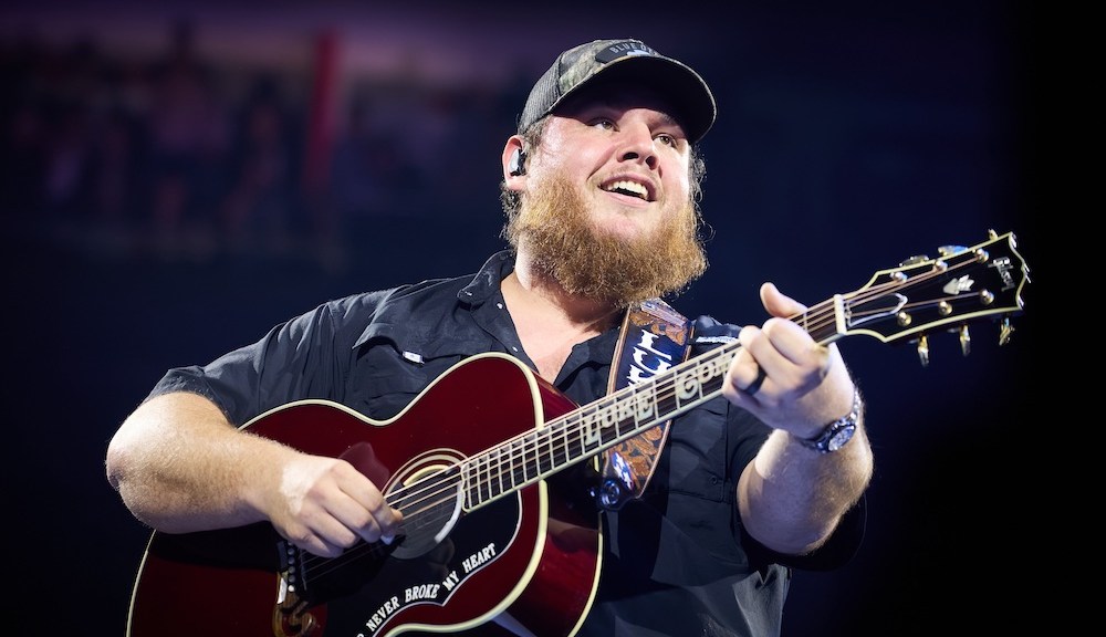 Featured image for Luke Combs and Post Malone to Headline Iowa's 2024 Hy-Vee IndyCar Weekend