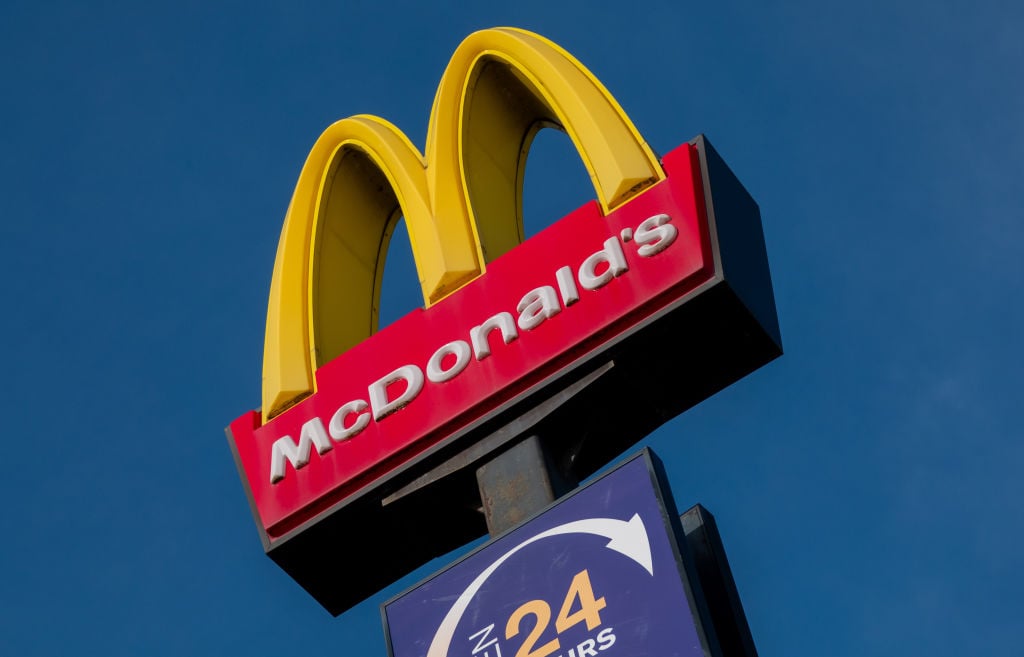 Featured image for California's Minimum Wage Hike: A Game-Changer for Franchise Owners and Fast-Food Workers