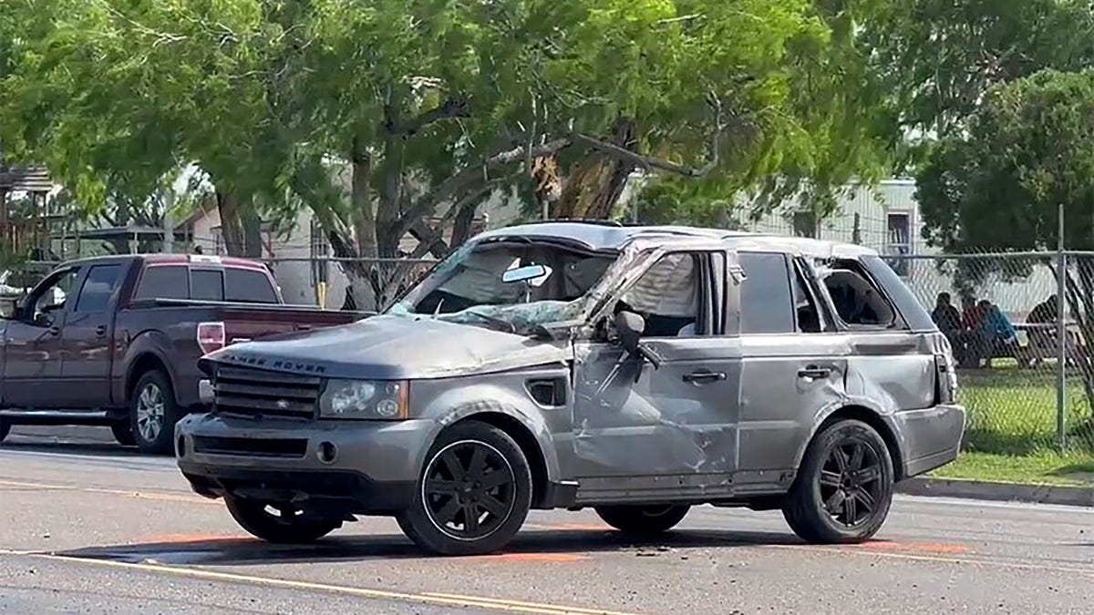 Deadly crash near Texas migrant shelter leaves 7 dead and multiple injured.