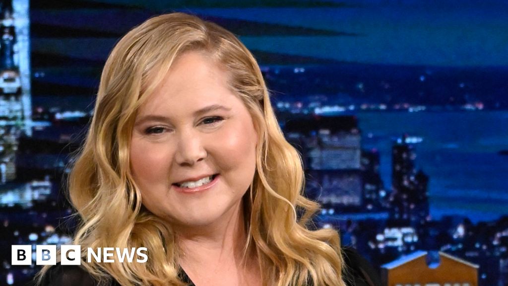 Featured image for "Amy Schumer Opens Up About Her Cushing's Syndrome Diagnosis"