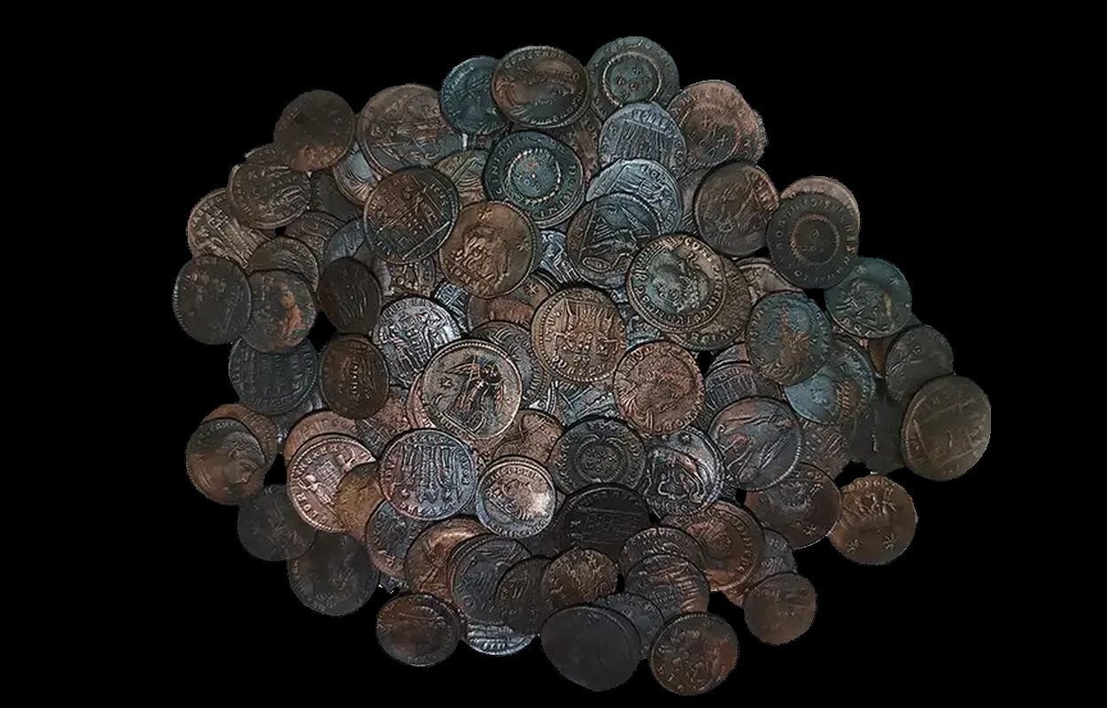 Featured image for Massive Ancient Coin Treasure Discovered off Sardinian Coast
