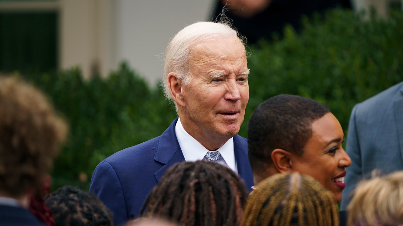 Former Auto Task Force Head Criticizes Biden's Support for UAW Picket Line