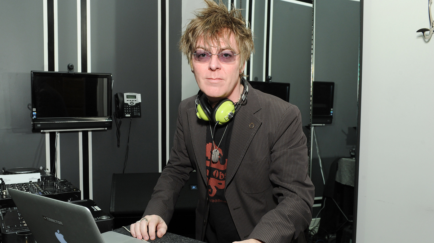 Featured image for The Smiths' Bassist Andy Rourke Dies at 59.